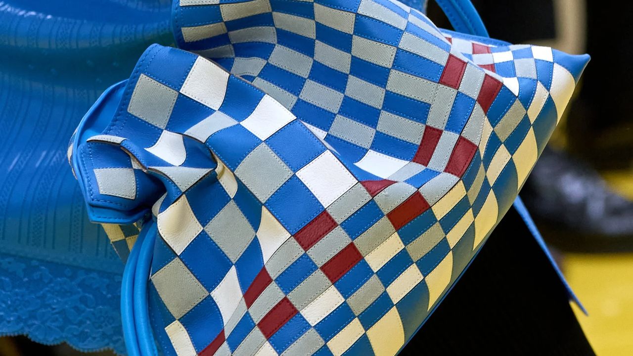 2026春の最新トレンド総まとめ｜シャーベット色・バッグ主役・グレー回帰