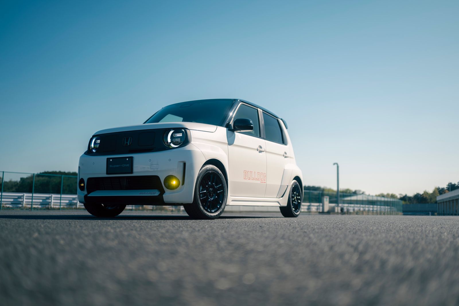 2026春夏メンズ速報：淡色・ショート丈・新靴で組むトレンド攻略