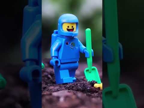 Why LEGO Stopped Making Solar Panels... サムネイル